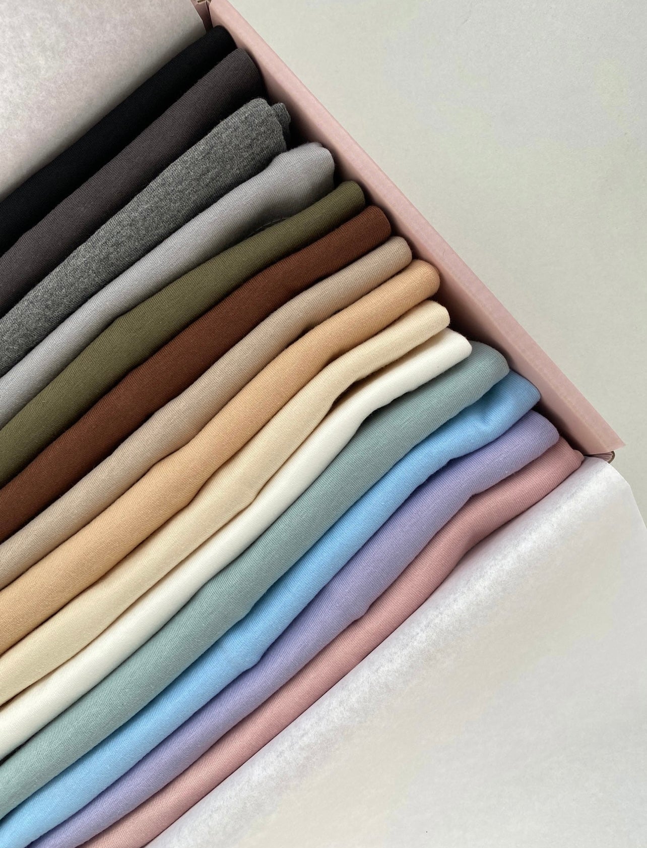 Box Of 14 Plain Tubes - Nudes & Pastels – Modesatire