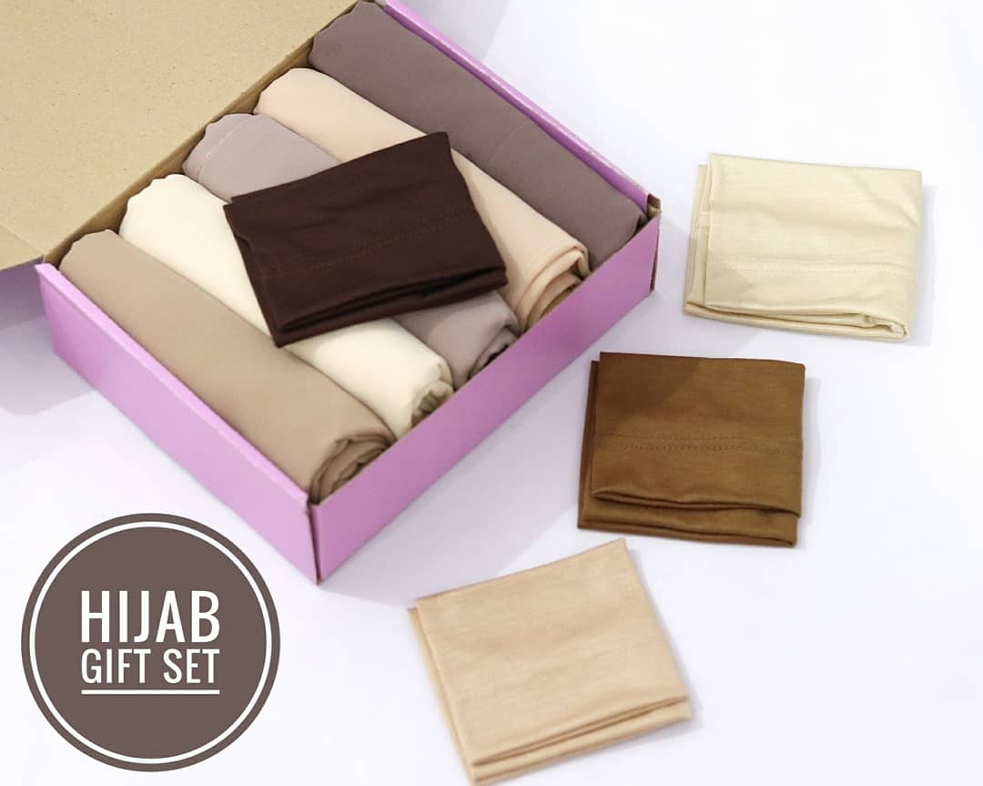 Georgette Hijab Gift Set In "Neutral"